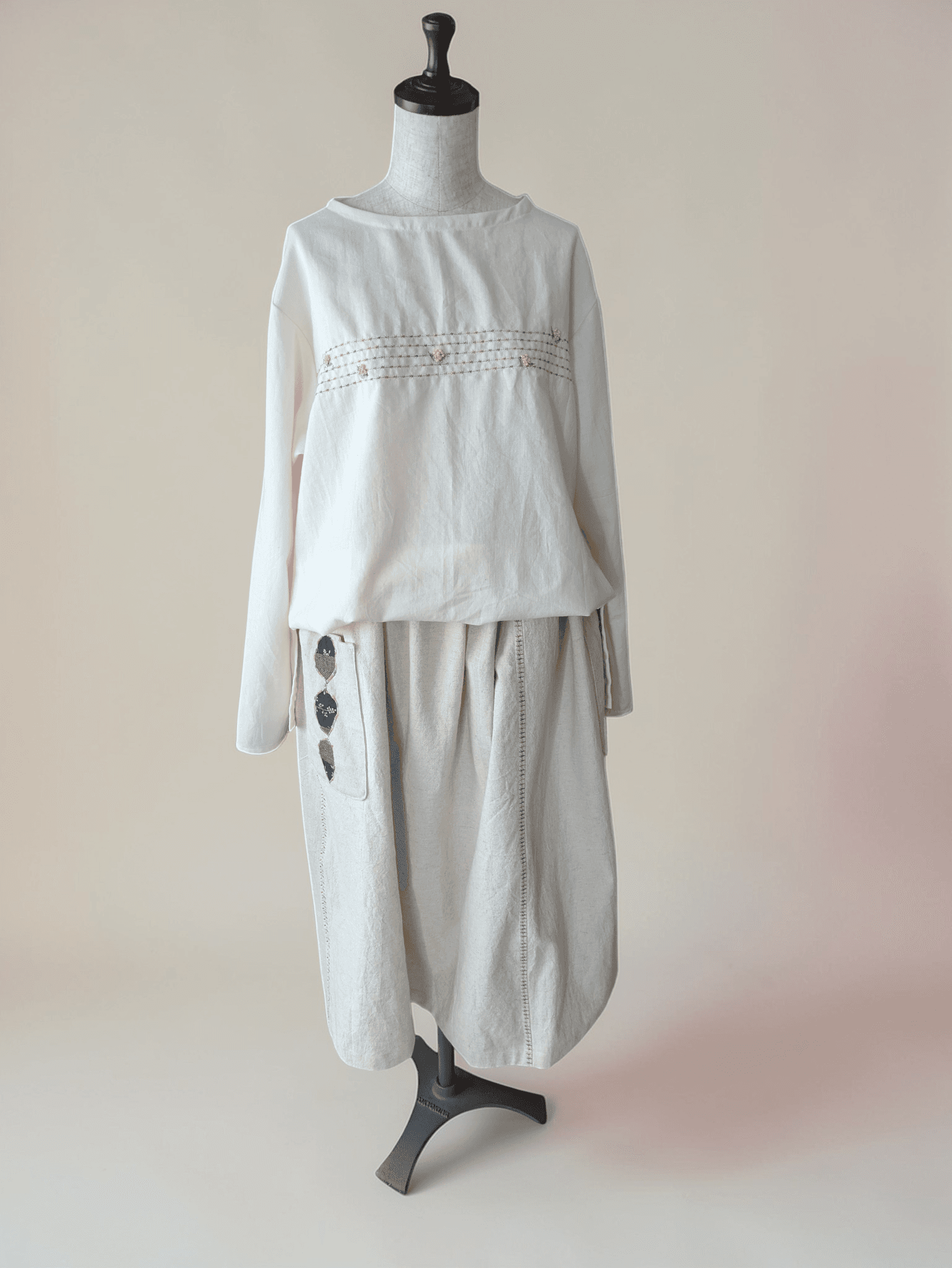 【一点物】【五線紙にミモザ】【袖丈調節可能】やわらか〜オーガニックコットンビエラ〜レディース〜フリーサイズ〜長袖ブラウス | 6枚目