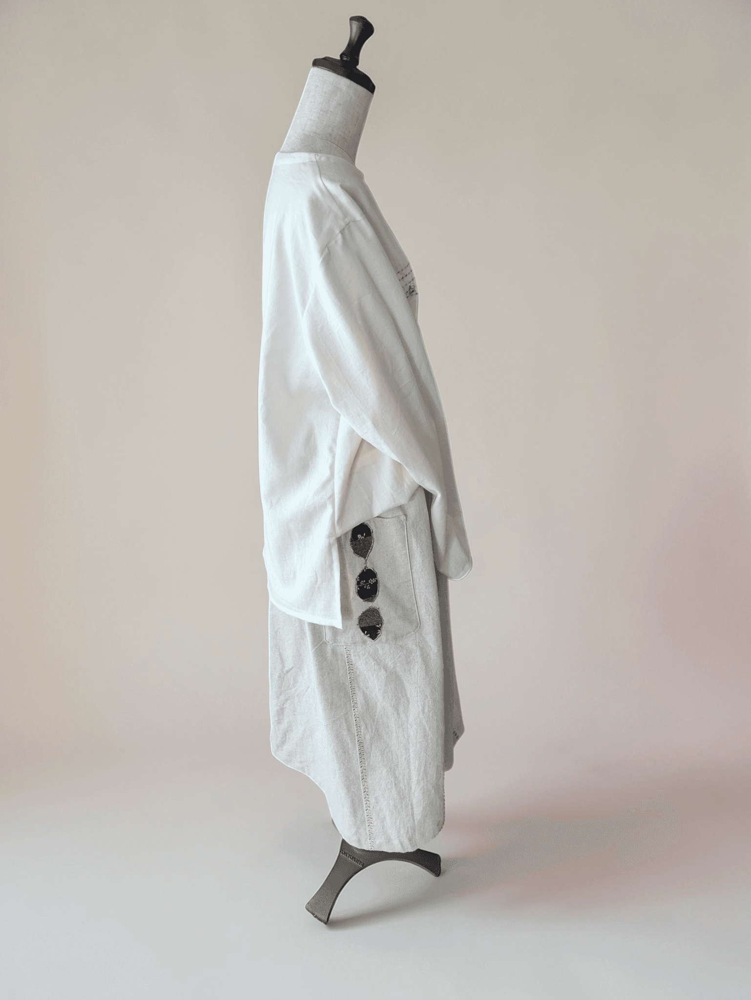 【一点物】【五線紙にミモザ】【袖丈調節可能】やわらか〜オーガニックコットンビエラ〜レディース〜フリーサイズ〜長袖ブラウス | 7枚目