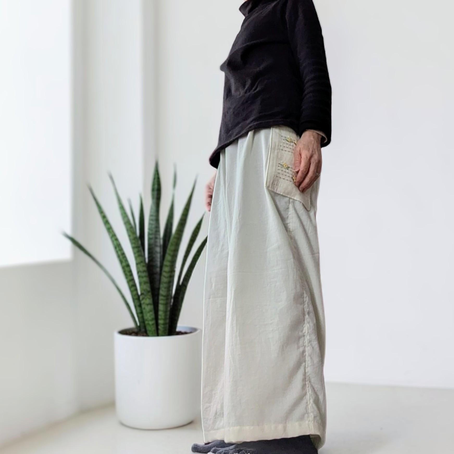 【一点物】◆サイドポケットに五線紙のミモザ◆柔らかなオーガニック綿ビエラワイドパンツ（裾幅28cm）・ウエスト丈調節可能