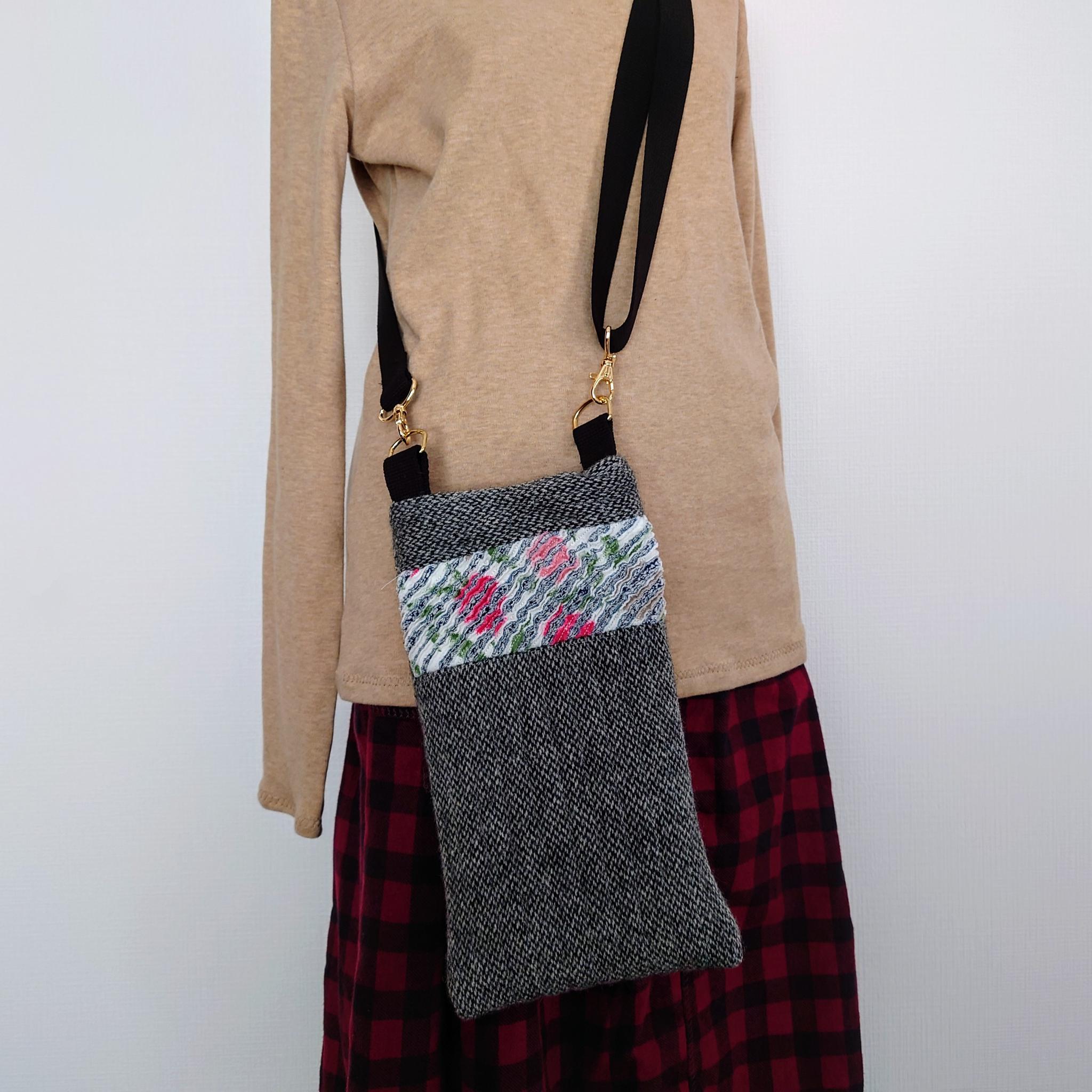 【一点物】ウールのコートをリメイク【バッグインバッグにもなる】斜めがけポシェット・スラッシュキルト〜チューリップ