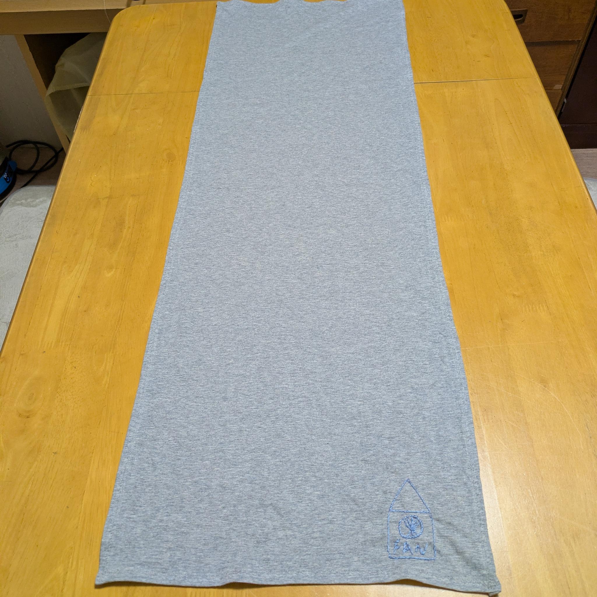 【選べる2色】お肌に優しいオーガニックコットン天竺・手刺繍入りスポーツタオル(ホワイト&グレー) | 6枚目